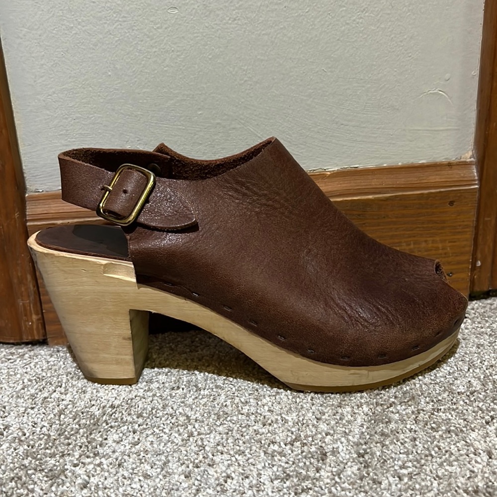 BRYR brown leather peep toe clogs size 38